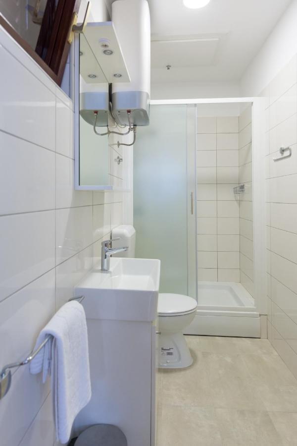 Apartments By The Sea Kastel Stari, Kastela - 15894 Exterior foto